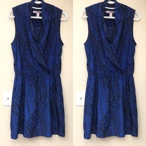 Forever 21 Vietnam Women V-neck Mini Sleeveless Waist band  Blue Dress Size L